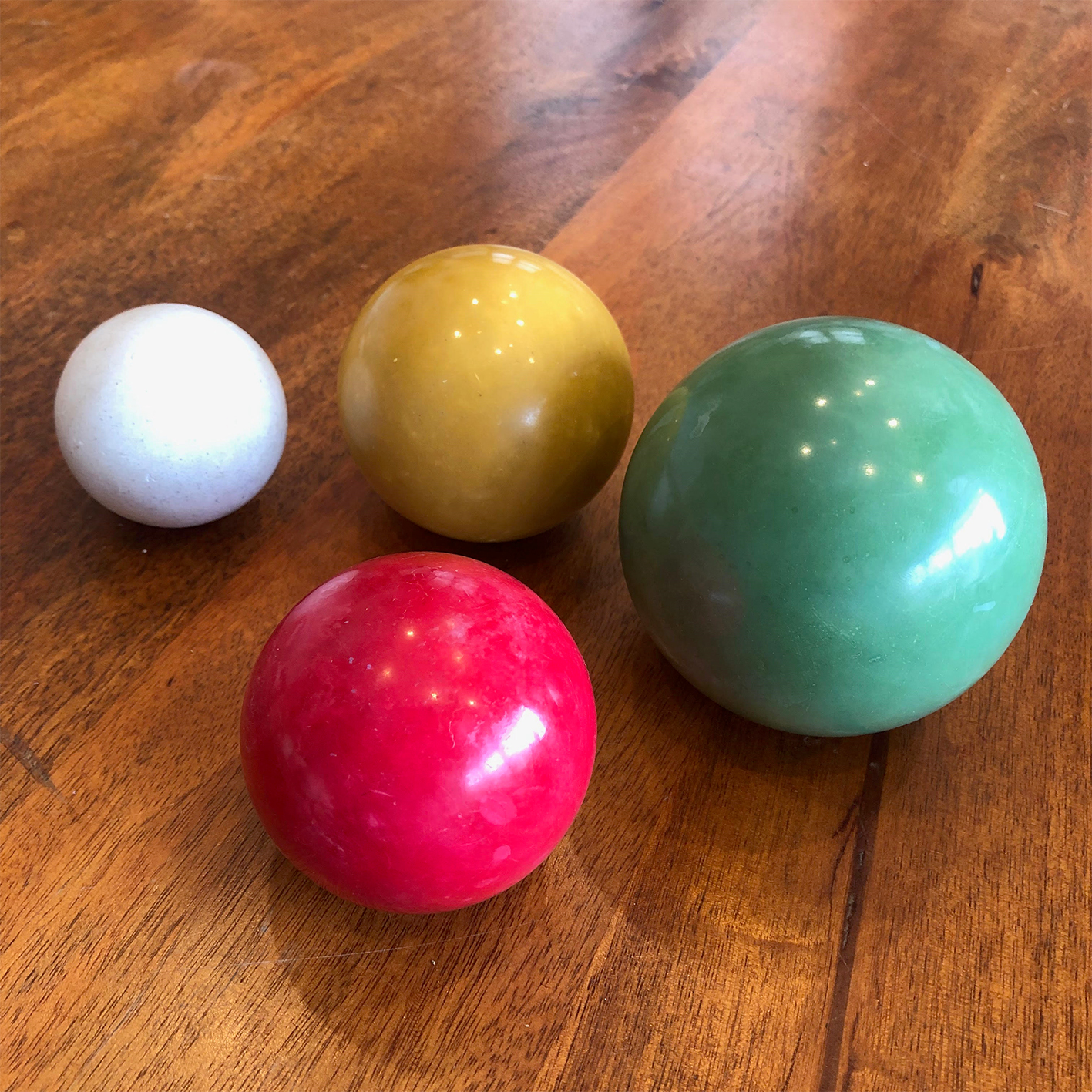 夏休み子供向けワークショップ「つるつるピカピカ泥団子を作ろう