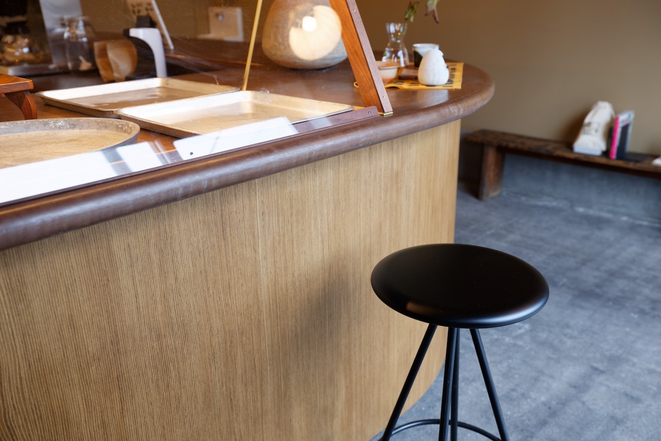 パン屋さんのカウンターをMortexで仕上げました。 | 左官事例 | 熟練の