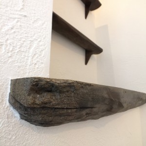 住宅玄関・スイス漆喰の壁と造形のニッチ