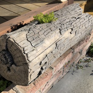 擬木の丸太(植栽用ポット)