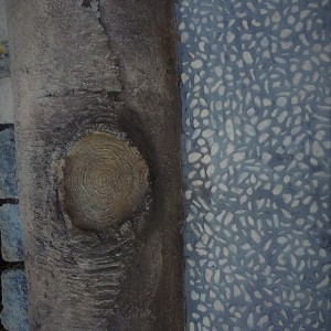 公園の橋の擬木