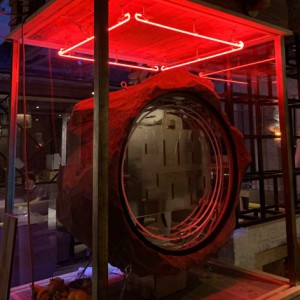 バーのネオンサイン造形