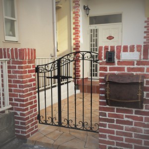 レンガ造形による塀デザイン